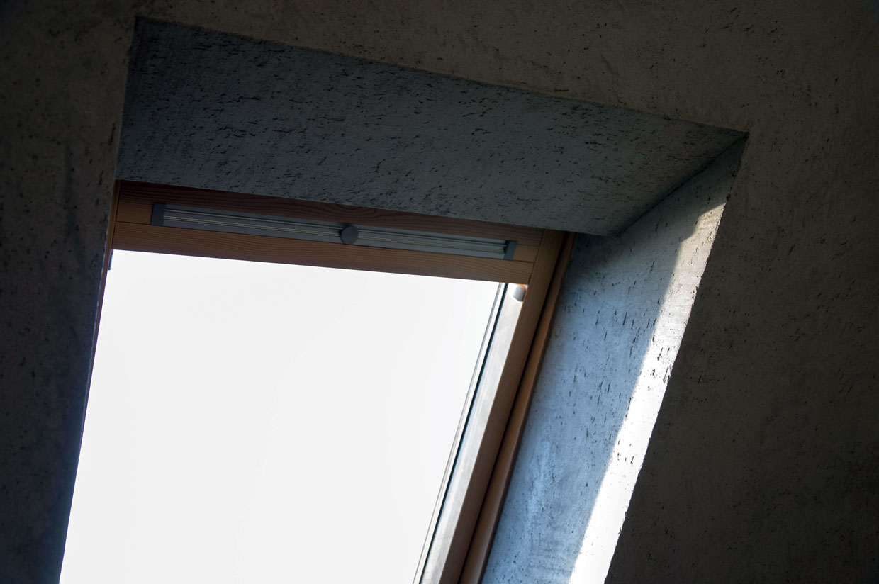 wnęka okienna, imitacja betonu wygląda realistycznie